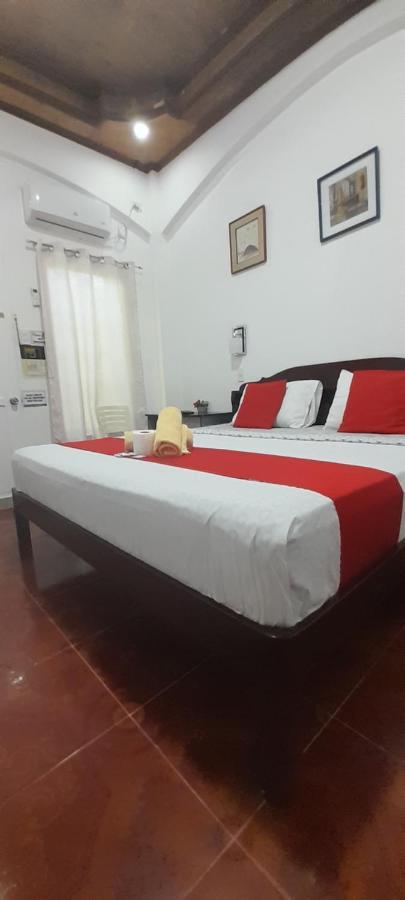 Yoo Darius' Residences Moalboal Esterno foto