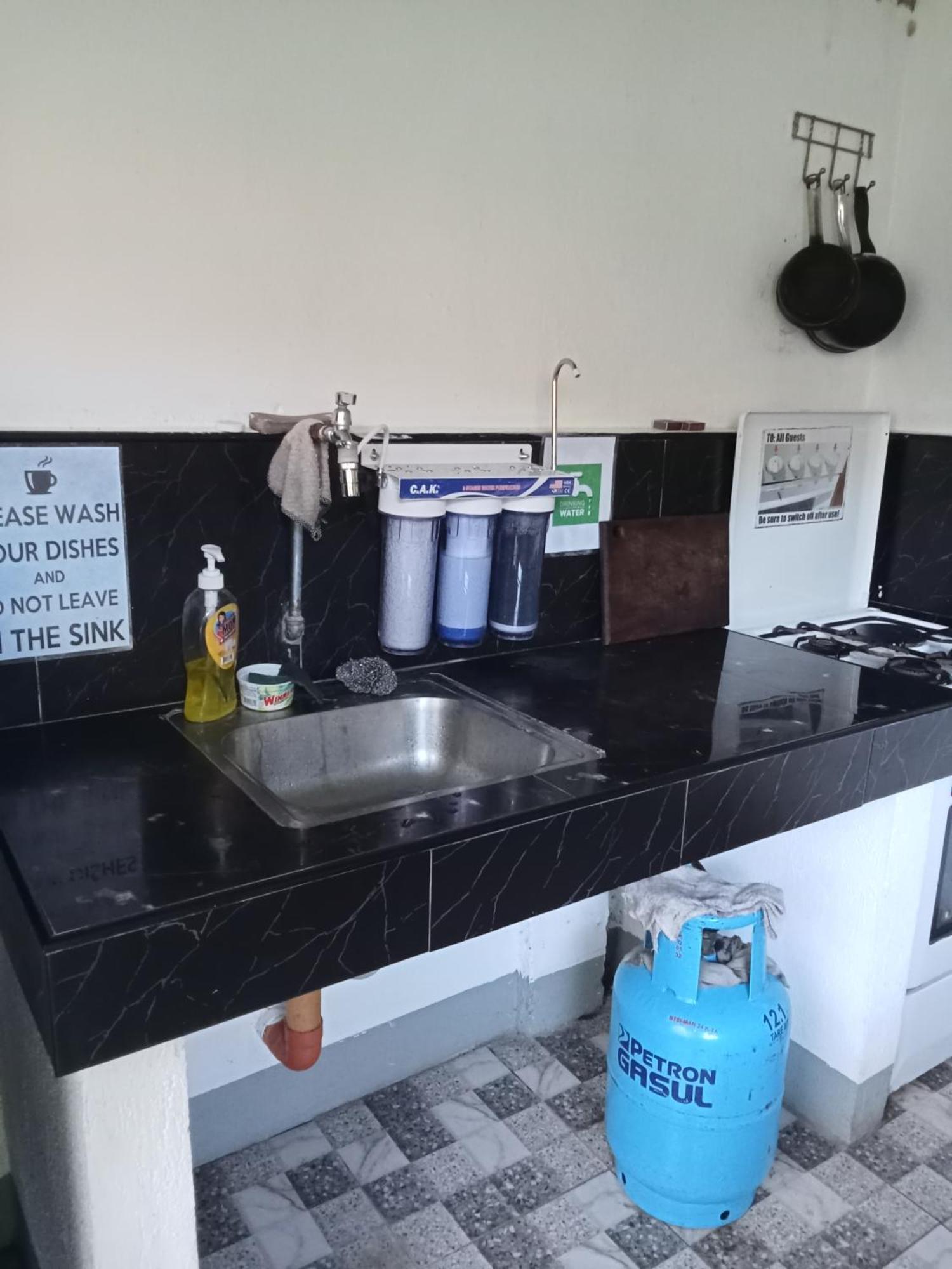 Yoo Darius' Residences Moalboal Esterno foto