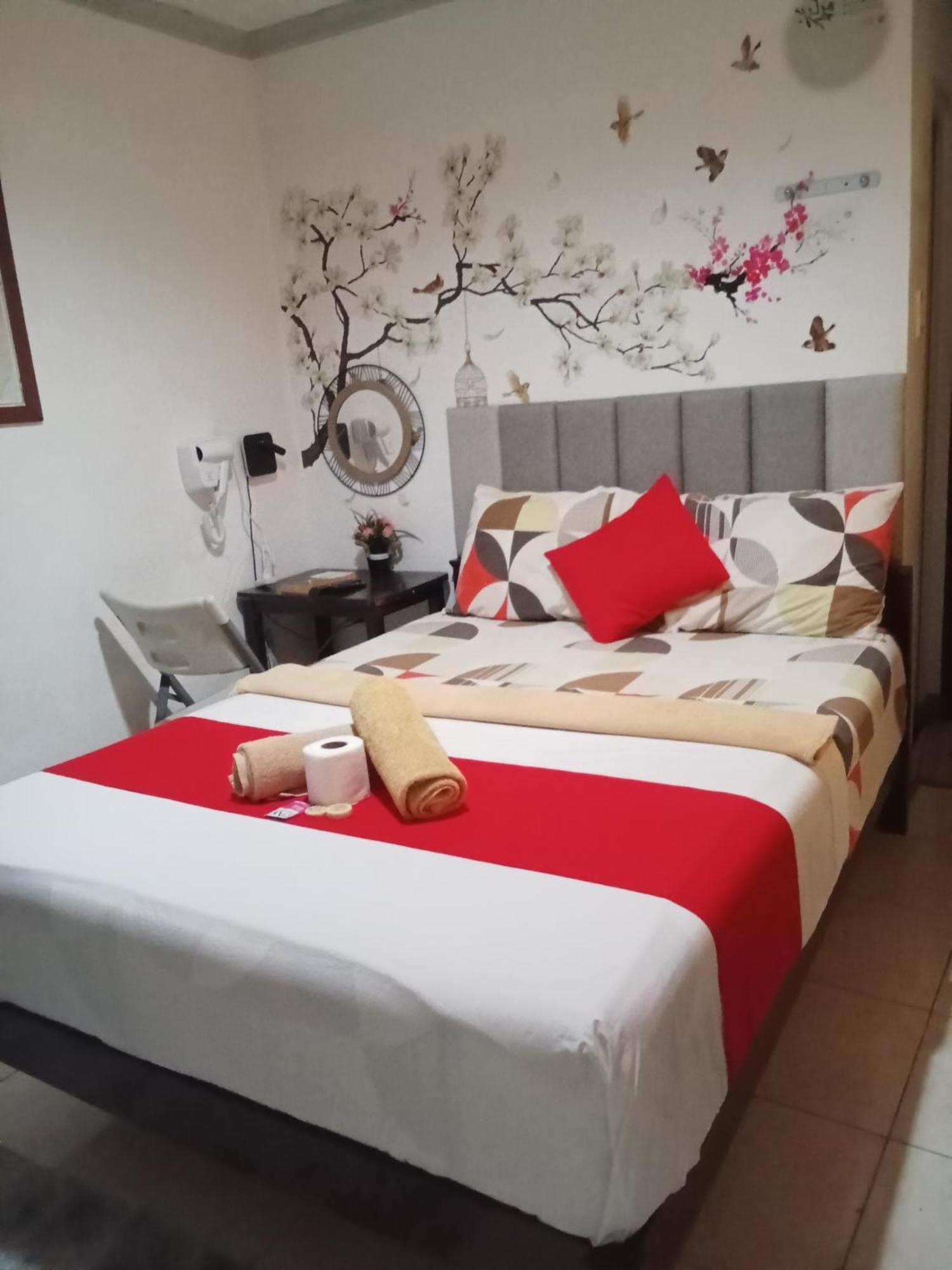 Yoo Darius' Residences Moalboal Esterno foto